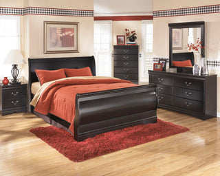 Huey Vineyard Queen 7 Piece Bedroom Set