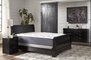 Huey Vineyard Queen 8 Piece Bedroom Set